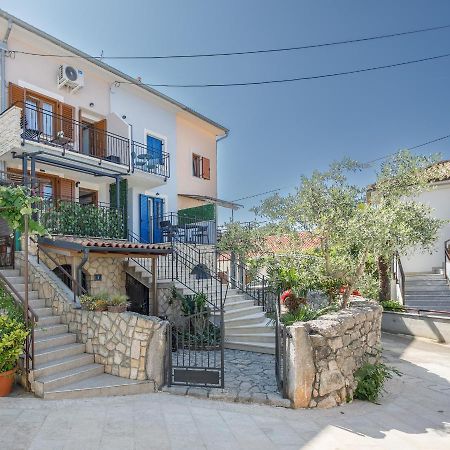 Apartmen Plus U Centru Blizu Plaze Njivice Exteriér fotografie