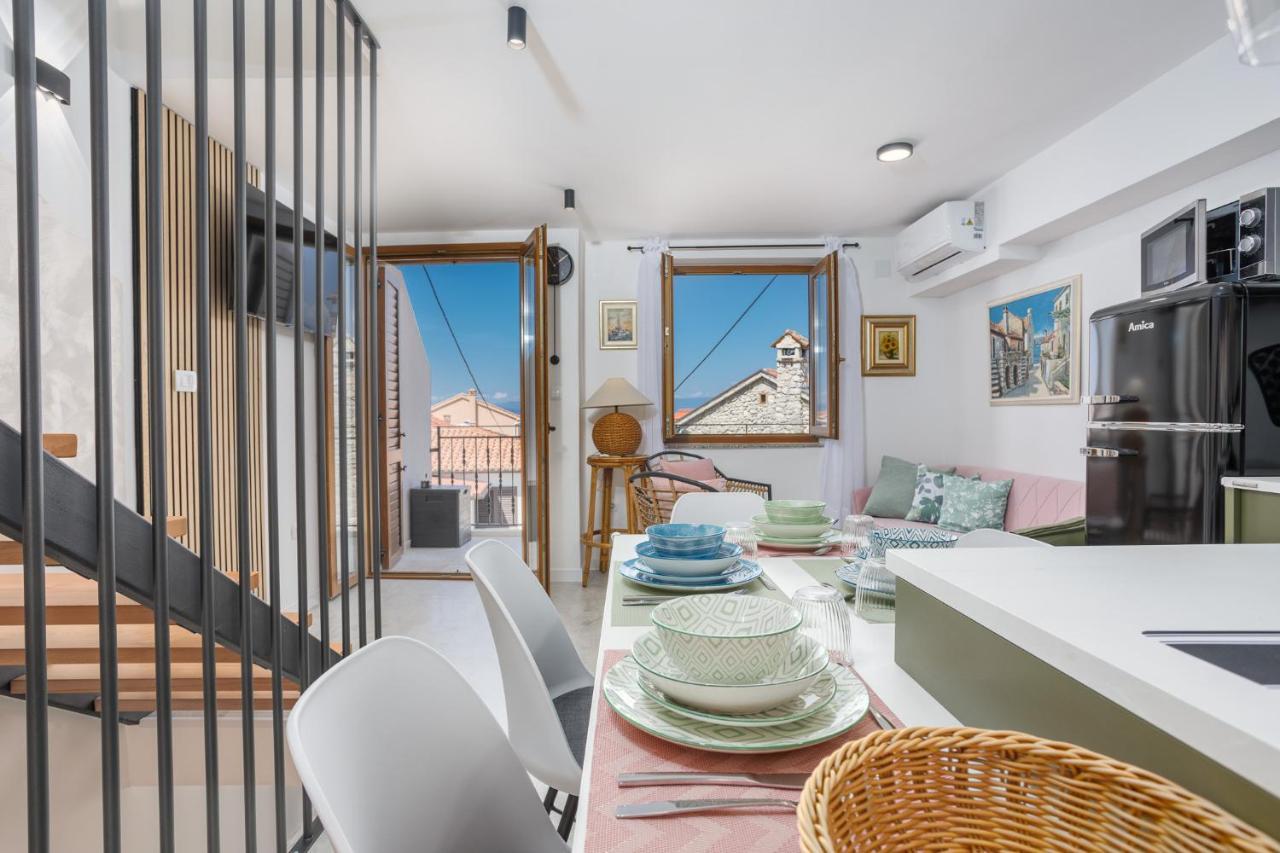 Apartmen Plus U Centru Blizu Plaze Njivice Exteriér fotografie