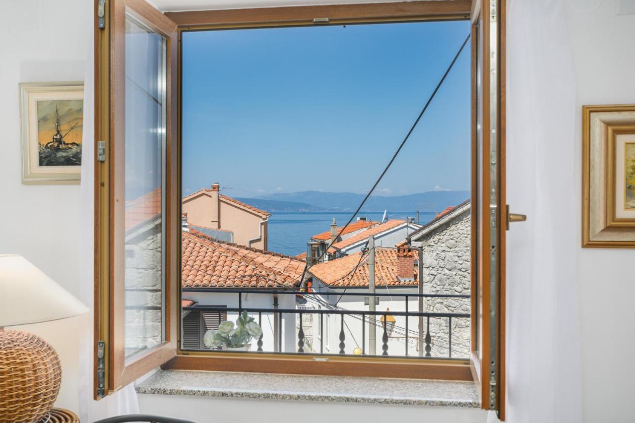 Apartmen Plus U Centru Blizu Plaze Njivice Exteriér fotografie