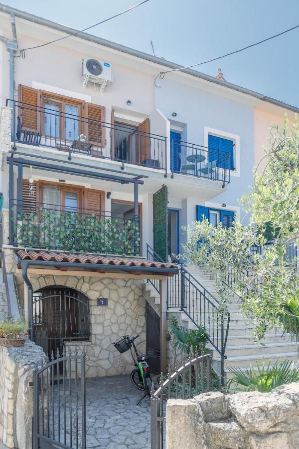 Apartmen Plus U Centru Blizu Plaze Njivice Exteriér fotografie