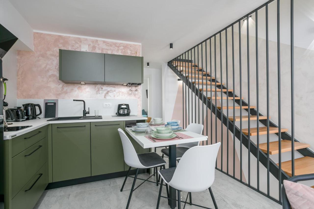 Apartmen Plus U Centru Blizu Plaze Njivice Exteriér fotografie